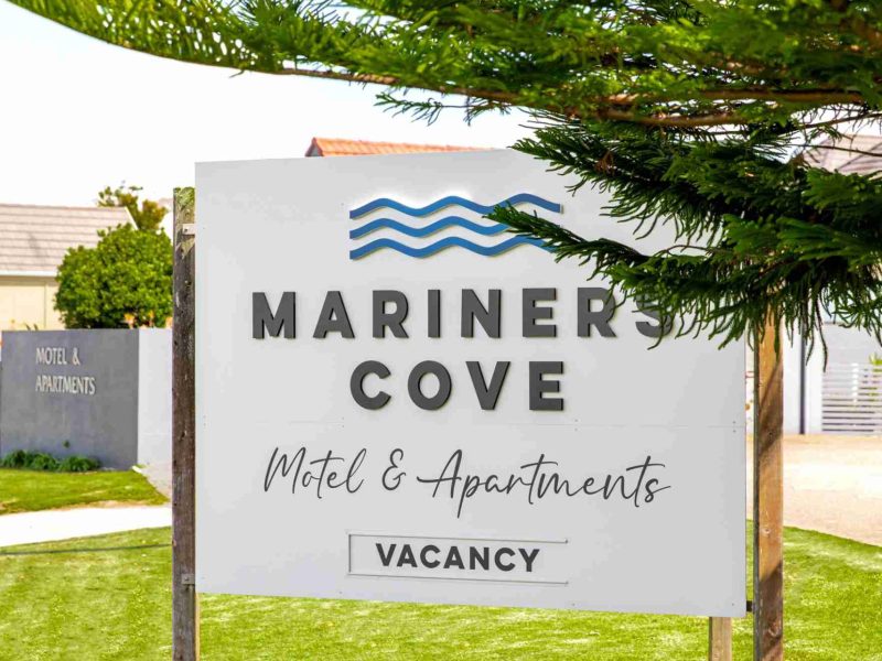 Mariners Cove Entrance Sign